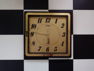 Retro Citizen Quartz seinäkello 