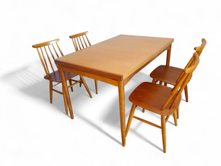 Teak pinnatuolit ja jatkettava pöytä