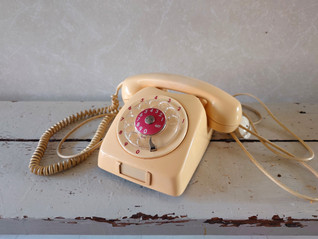 LM Ericsson retro lankapuhelin vaalea 