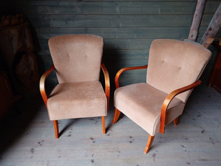 Vaalea nojatuoli 2 kpl