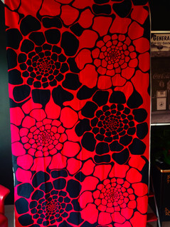 Fin-Helen Käräjäkivet punainen vintage verho 2 kpl