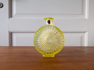 Riihimäki aurinkopullo keltainen uraanilasi koko 1/4