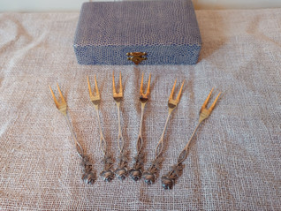 Ruusu leikkelehaarukka hopea 6 kpl laatikossa