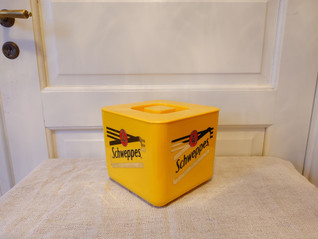 Schweppes keltainen jääpala-astia