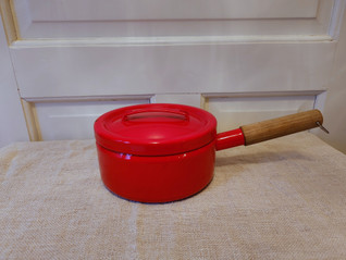 Finel Finella punainen emalikasari