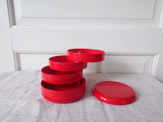 Rino Pinovano punainen monitoimi säilytyspurkki 1970-luku