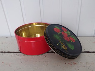 Punainen ruusu vintage kahvipurkki Kärn kaffe