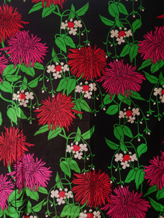 Retro musta punainen kukkakangas pala