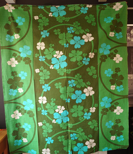 Retro vihreä kukallinen kangas / verho