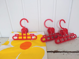 Kaili retro punainen ripustin 3 kpl 