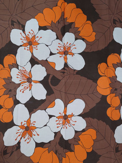 Oranssi-ruskea omenankukka kangaspala 