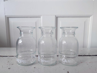 Riihimäki Pub kirkas lantrinkipullo Pepsi ja Scweppes 3 kpl