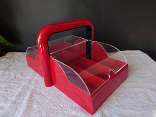 Cuzzini Italy punainen retro teline aterimille