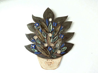 Tuula Auermaa 1996 kukkataulu keramiikkaa 53 cm
