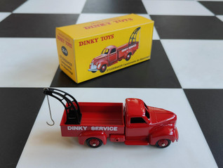 Dinky Toys 25 R Studebaker pienoismalli