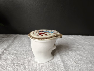 Vintage posliini wc-istuin / tuhkakuppi