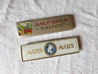 Mars ja Castell vintage peltinen kynärasia