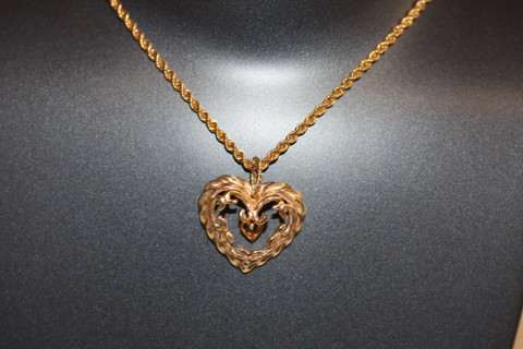 Talonsydän riipus+ketju kultainen