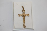 kultainen krusifiksi