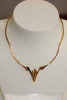 tammenkorun kaulariipus palkkiketjulla