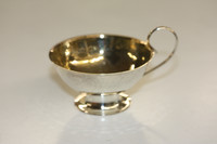 Hopeinen snapsikuppi