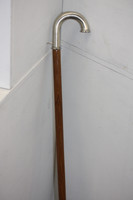 tinapäinen kävelykeppi