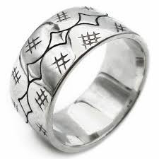 hopeinen  suomuhaukisormus