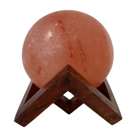 Kuutamo -suolavalaisin puujalustalla