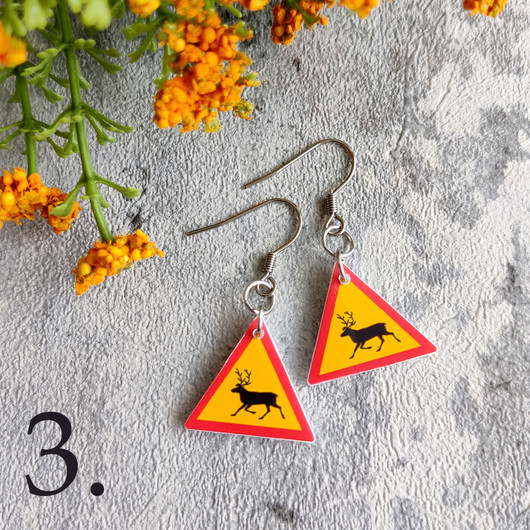 Liikennemerkkikorvakorut01M