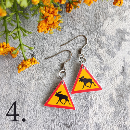 Liikennemerkkikorvakorut01M