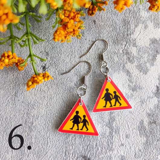 Liikennemerkkikorvakorut01M