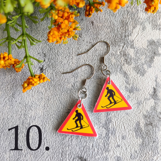 Liikennemerkkikorvakorut01M