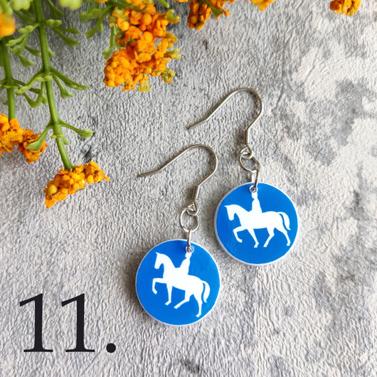 Liikennemerkkikorvakorut01M