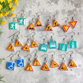 Liikennemerkkikorvakorut03M