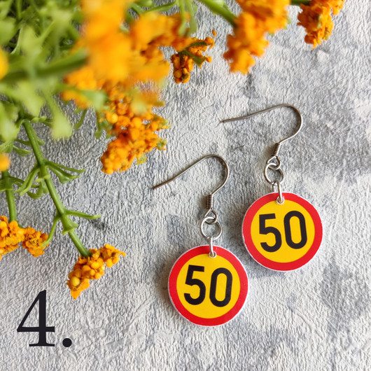 Liikennemerkkikorvakorut02M