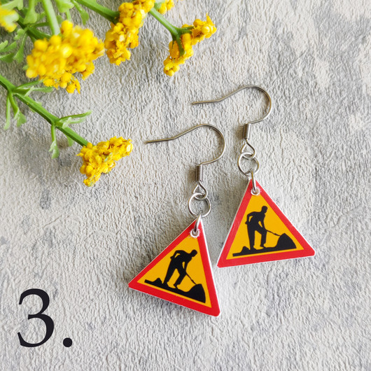 Liikennemerkkikorvakorut03M