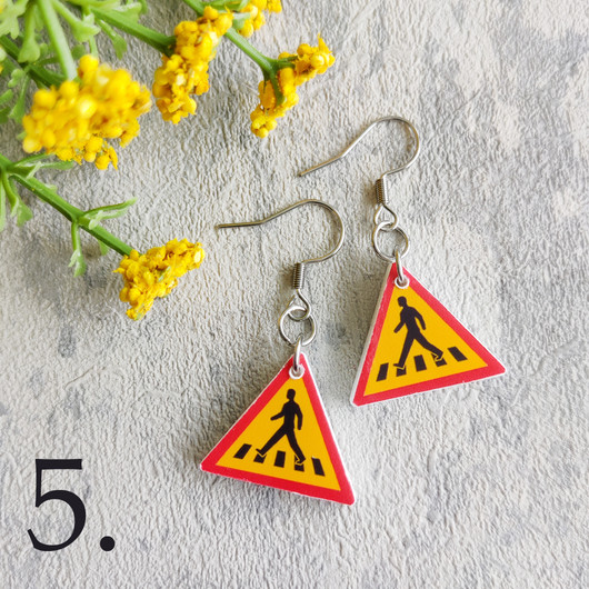 Liikennemerkkikorvakorut03M