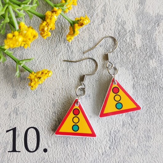 Liikennemerkkikorvakorut03M