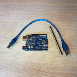 Kehitysalusta Uno R3 +USB kaapeli