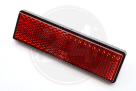 Heijastin punainen 94 x 28mm, ruuvi kiinnitys kahdella M5