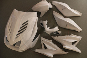 Katesarja valkoinen (8 osaa), MBK Nitro / Yamaha Aerox