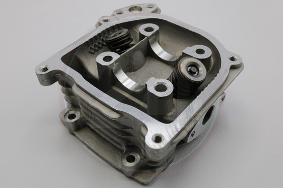 Sylinterikansi 64mm venttiileillä 50cc, Kiina skootterit, Baotian, Fude, GY6 4T