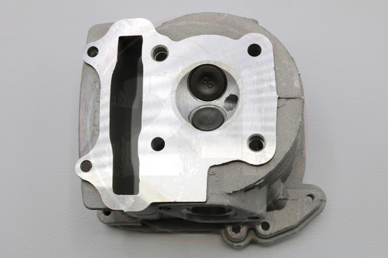 Sylinterikansi 64mm venttiileillä 50cc, Kiina skootterit, Baotian, Fude, GY6 4T