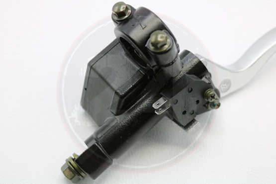 Etujarrusylinteri, SYM