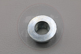 Eturenkaan akselin mutteri, Peugeot Kisbee