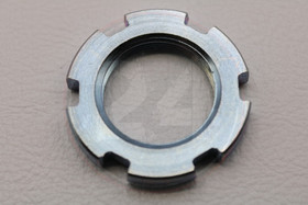 Etuhaarukan T-kappaleen mutteri, MBK Nitro / Yamaha Aerox