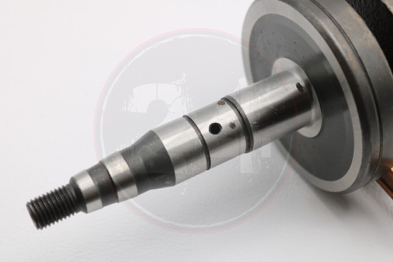Kampiakseli 10mm tappi, Minarelli vaaka vesi / ilma