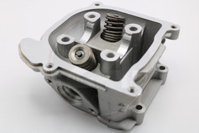 Sylinterikansi 64mm venttiileillä 72cc, Kiina skootterit, Baotian, Fude, GY6 4T