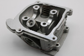 Sylinterikansi 69mm venttiileillä 50cc, Kiina skootterit, Baotian, Fude, GY6 4T