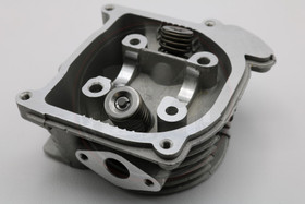 Sylinterikansi 69mm venttiileillä 50cc, Kiina skootterit, Baotian, Fude, GY6 4T